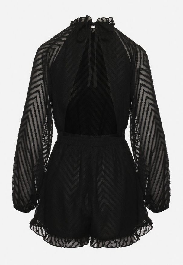 Born2be - Czarny Kombinezon z Tkaniny Plumeti z Bufiastymi Rękawami i Krótkimi Nogawkami Dolene. Okazja: na co dzień. Kolor: czarny. Materiał: tkanina. Długość: krótkie. Styl: elegancki, casual