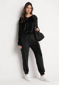Born2be - Czarny Welurowy Komplet Dresowy Bluza z Trójkątnym Dekoltem i Spodnie z Kieszeniami Onchia. Kolor: czarny. Materiał: dresówka, welur #4