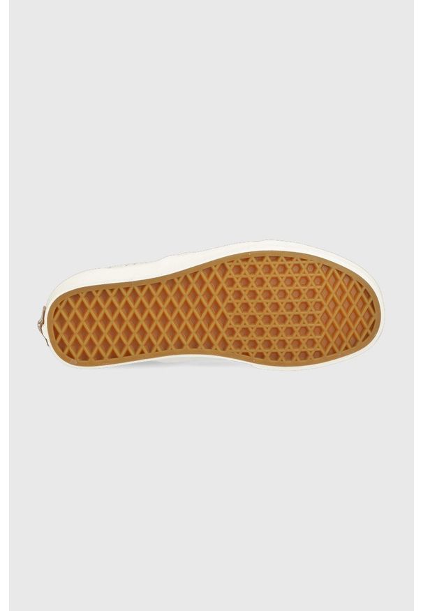 Vans tenisówki UA Classic Slip-On Eco Theory damskie kolor beżowy. Nosek buta: okrągły. Zapięcie: bez zapięcia. Kolor: beżowy. Materiał: materiał, włókno, guma
