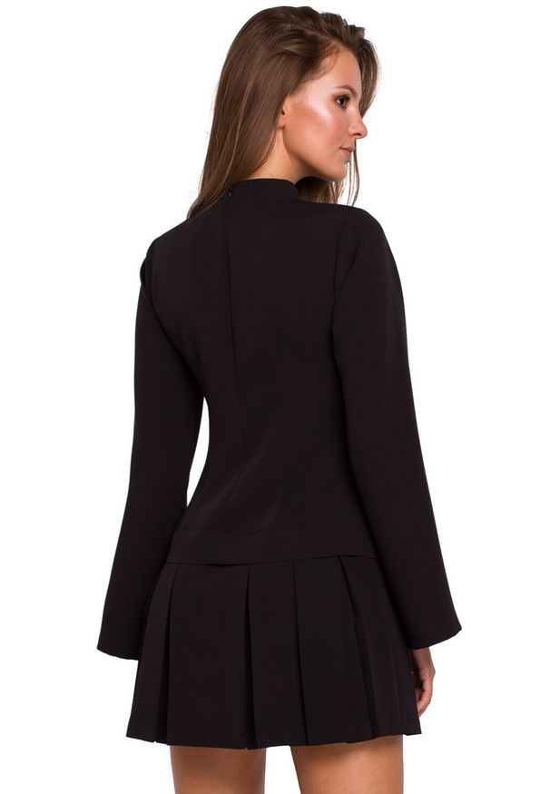 Makover - Elegancka sukienka o nowoczesnym stylowym kroju. Typ kołnierza: kołnierzyk stójkowy. Sezon: lato. Typ sukienki: rozkloszowane. Styl: elegancki. Długość: mini