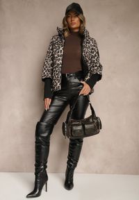 Renee - Złoto-Różowa Pikowana Kurtka z Szerokim Ściągaczem przy Rękawach Oleaste. Okazja: na co dzień. Kolor: złoty. Materiał: jeans. Styl: casual, elegancki