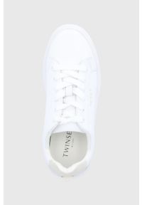 TwinSet - Twinset Buty skórzane kolor biały na płaskiej podeszwie. Nosek buta: okrągły. Zapięcie: sznurówki. Kolor: biały. Materiał: skóra. Obcas: na płaskiej podeszwie