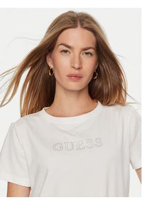 Guess T-Shirt V3BI11 J1314 Biały Regular Fit. Kolor: biały. Materiał: bawełna