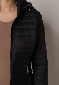 Born2be - Czarna Pikowana Kurtka Przejściowa z Kapturem z Lamówką i Ściągaczami Zidara. Okazja: na spacer. Typ kołnierza: kaptur. Kolor: czarny. Materiał: poliester, jeans, dresówka #2