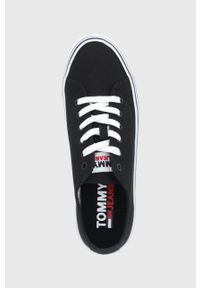 Tommy Jeans tenisówki EM0EM00962.BDS.ESSENTI męskie kolor czarny. Nosek buta: okrągły. Zapięcie: sznurówki. Kolor: czarny. Materiał: bawełna, guma #5