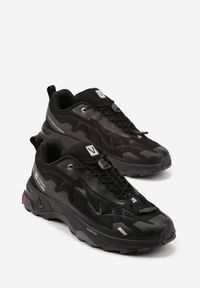 Born2be - Czarne Buty Sportowe Sneakersy Ozdobione Tłoczeniem Rilonea. Okazja: na co dzień. Kolor: czarny. Materiał: jeans. Wzór: aplikacja
