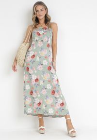 Born2be - Jasnozielona Sukienka Maxi na Szerokich Ramiączkach z Ozdobnymi Guzikami w Kwiaty Delphyne. Kolor: zielony. Materiał: tkanina. Długość rękawa: na ramiączkach. Wzór: kwiaty. Długość: maxi