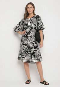 Born2be - Czarna Sukienka o Pudełkowym Kroju z Wiązaniem przy Dekolcie w Roślinny Wzór Mirionela. Kolor: czarny. Długość rękawa: krótki rękaw #2