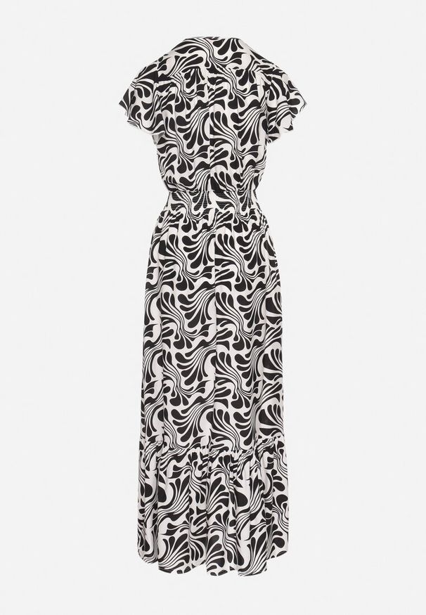 Born2be - Czarna Sukienka o Kopertowym Fasonie z Falbanką w Kwiatowy Wzór Flormoi. Okazja: na co dzień. Typ kołnierza: kołnierz z falbankami, dekolt kopertowy. Kolor: czarny. Materiał: jeans, materiał. Wzór: kwiaty. Sezon: wiosna, lato. Typ sukienki: kopertowe. Styl: casual, klasyczny