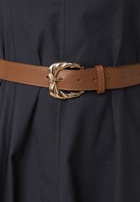 Born2be - Granatowa Bawełniana Sukienka Taliowana Ozdobiona Paskiem z Metaliczną Klamrą Helassa. Okazja: na co dzień. Kolor: niebieski. Materiał: bawełna. Wzór: aplikacja. Typ sukienki: proste. Styl: casual #5