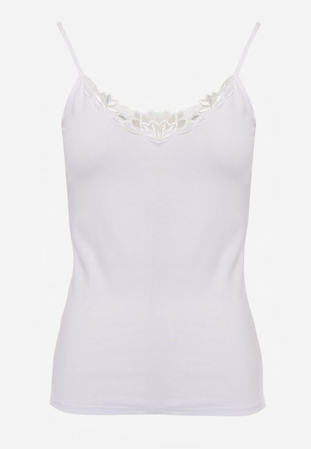 Born2be - Biały Bawełniany Top na Ramiączkach z Ozdobną Koronką przy Dekolcie Berlisa. Kolor: biały. Materiał: bawełna, koronka. Długość rękawa: na ramiączkach. Wzór: koronka