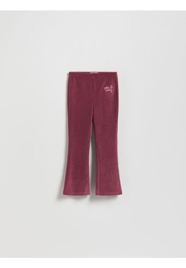 Reserved - Dzianinowe spodnie z haftem - mahoniowy. Kolor: brązowy. Materiał: dzianina. Wzór: haft