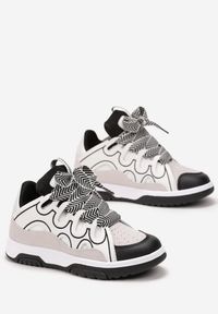 Born2be - Białe Sneakersy z Przeszyciami i Szerokim Wiązaniem Leontine. Kolor: biały
