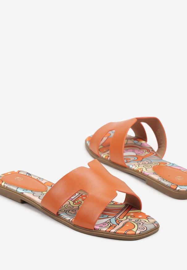 Born2be - Pomarańczowe Klapki z Wycięciami i Geometrycznym Wzorem Purinna. Okazja: na co dzień. Kolor: pomarańczowy. Wzór: geometria. Styl: elegancki, casual, klasyczny