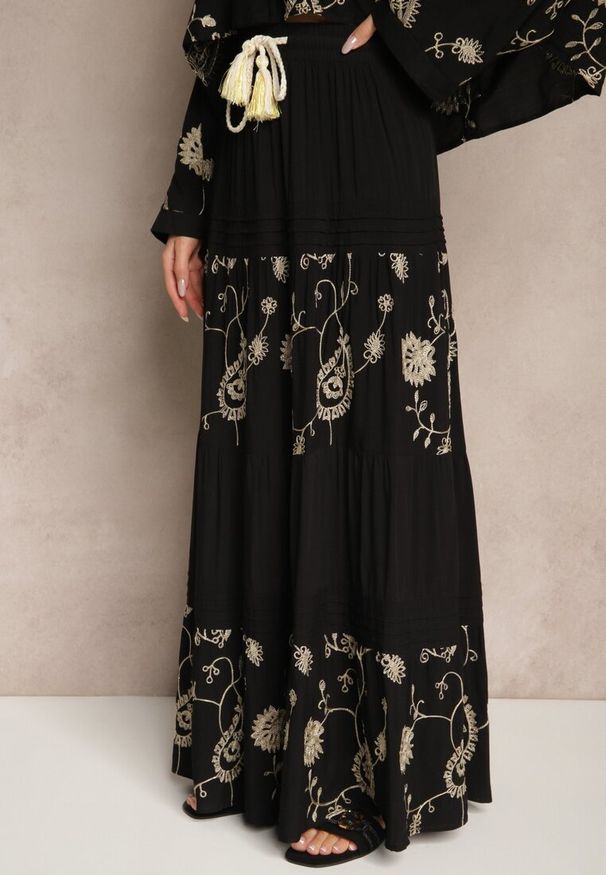 Renee - Czarny Wiskozowy Komplet Boho z Koszulą o Nietoperzowym Kroju i Spódnicą Separia. Kolor: czarny. Materiał: wiskoza. Wzór: aplikacja