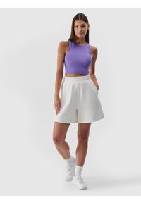 4f - 4F Spodenki dresowe damskie - białe S. Kolor: biały. Materiał: dresówka. Długość: krótkie. Wzór: ze splotem, gładki #1