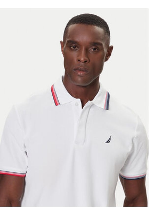 Nautica Polo Atabay N1S03424 Biały Regular Fit. Typ kołnierza: polo. Kolor: biały. Materiał: syntetyk
