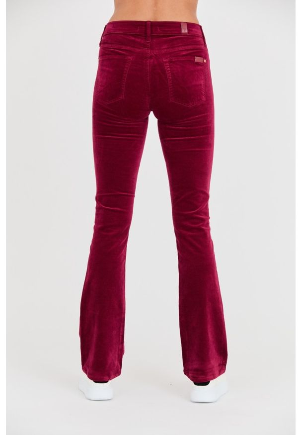 7 FOR ALL MANKIND Bordowe spodnie Bootcut Velvet. Kolor: czerwony