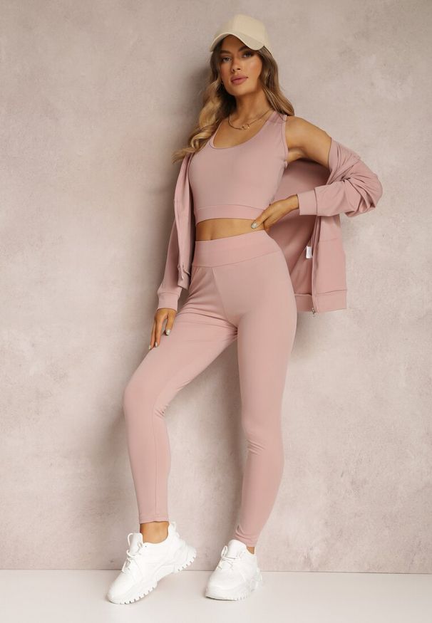 Renee - Jasnoróżowy Komplet Dresowy 3-częściowy z Legginsami Bluzą i Topem Heri. Kolekcja: plus size. Kolor: różowy. Materiał: dresówka. Sport: fitness