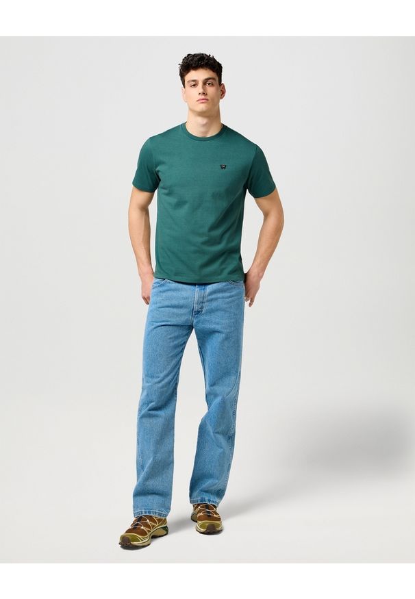 Wrangler - MĘSKA KOSZULKA WRANGLER SIGN OFF TEE BISTRO GREEN 112371479