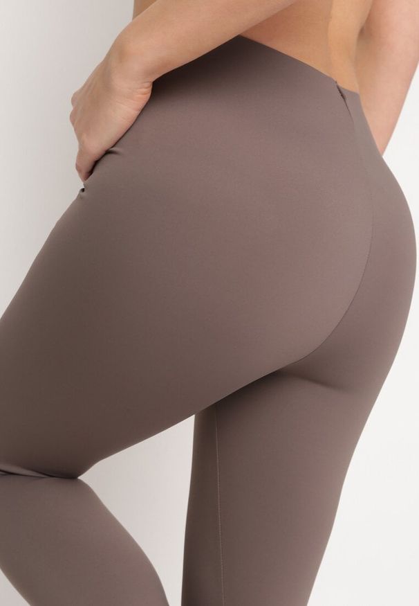 Born2be - Brązowe Legginsy z Wysokim Stanem i Gumką w Pasie Norolia. Okazja: na co dzień. Stan: podwyższony. Kolor: beżowy. Materiał: dzianina. Styl: wizytowy, casual, elegancki