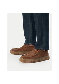 Półbuty Clarks. Kolor: brązowy #1