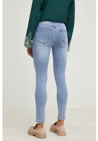 Answear Lab jeansy PREMIUM JEANS damskie medium waist. Kolor: niebieski. Styl: wakacyjny #3