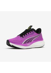 Buty do biegania damskie Puma Velocity Nitro 3. Kolor: fioletowy, różowy, wielokolorowy. Szerokość cholewki: normalna. Sport: bieganie