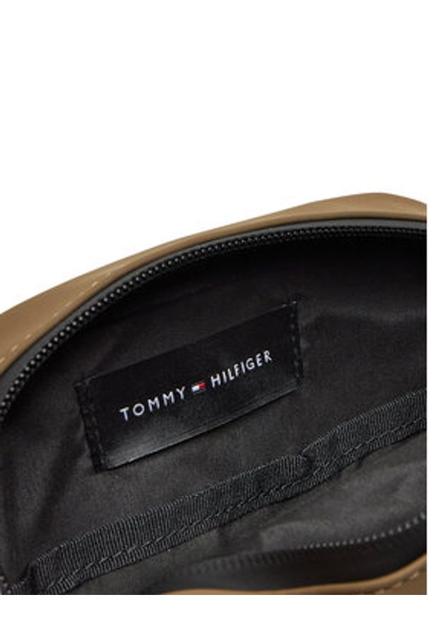 TOMMY HILFIGER - Tommy Hilfiger Saszetka Th Tpu Mini Reporter AM0AM13498 Brązowy. Kolor: brązowy. Materiał: skóra