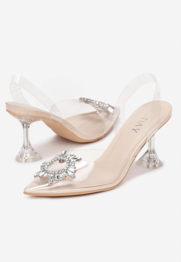 Born2be - Beżowe Sandały Basasia. Nosek buta: szpiczasty. Zapięcie: pasek. Kolor: beżowy. Wzór: aplikacja. Obcas: na obcasie. Styl: wizytowy. Wysokość obcasa: średni