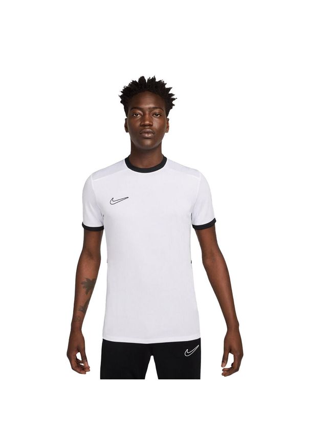 Nike - Męska Koszulka Z Krótkim Rękawem Academy 25 DriFIT. Kolor: biały. Długość rękawa: krótki rękaw. Długość: krótkie. Sport: fitness, turystyka piesza