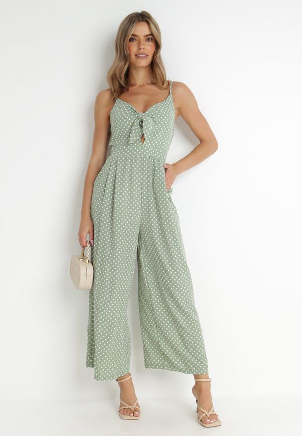 Born2be - Miętowy Kombinezon Delessa. Kolor: miętowy. Długość rękawa: na ramiączkach. Długość: długie. Wzór: aplikacja, kropki. Styl: wizytowy, elegancki