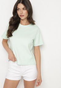 Born2be - Zielony Bawełniany T-shirt z Grubszej Bawełny Tiariane. Okazja: na co dzień, na spotkanie biznesowe, do pracy. Kolor: zielony. Materiał: bawełna. Styl: biznesowy, klasyczny, elegancki, casual #6
