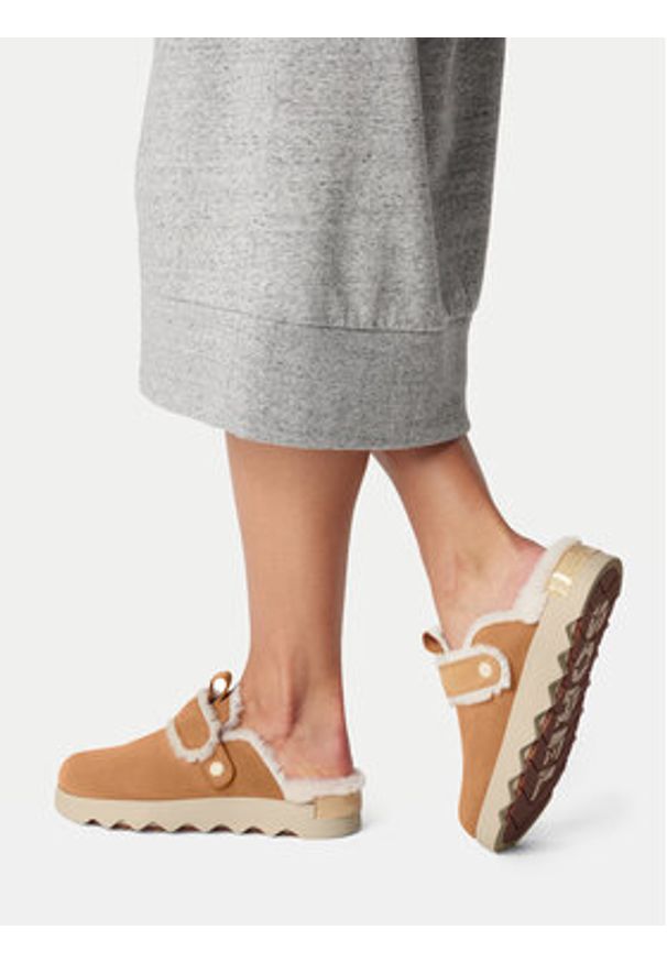 sorel - Sorel Kapcie VIIbe™ Clog Suede Cozy 2048521253 Brązowy. Kolor: brązowy. Materiał: skóra, zamsz