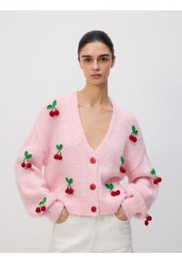 Reserved - Kardigan z naszywanymi aplikacjami - pastelowy róż. Kolor: różowy. Materiał: dzianina. Wzór: aplikacja