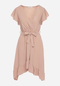 Born2be - Ciemnoróżowa Kopertowa Sukienka z Asymetrycznym Dołem Ozdobiona Falbanką z Paskiem w Talii Snidia. Okazja: na spacer, na co dzień. Kolor: różowy. Wzór: aplikacja. Sezon: lato. Typ sukienki: asymetryczne, kopertowe. Styl: klasyczny, casual, elegancki #6