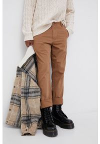Wrangler Spodnie męskie kolor brązowy w fasonie chinos. Kolor: brązowy. Materiał: tkanina #1