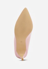 Renee - Różowe Szpilki Vices w Klasycznym Stylu Naolita. Kolor: różowy. Wzór: gładki, aplikacja. Obcas: na szpilce. Styl: klasyczny #7