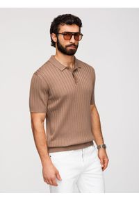 Ombre Clothing - Męska koszulka polo z wiskozą SLIM FIT w pionowy prążek – jasnobrązowa V5 - Rozmiar: XXL. Okazja: na co dzień. Typ kołnierza: polo. Kolor: brązowy. Materiał: wiskoza. Długość rękawa: krótki rękaw. Długość: krótkie. Wzór: prążki. Styl: casual, klasyczny