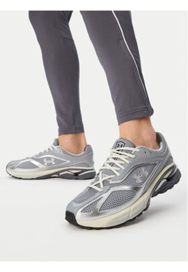 Under Armour Sneakersy UA HOVR Apparition RTRFTR TC 3027595 Szary. Kolor: szary. Materiał: materiał