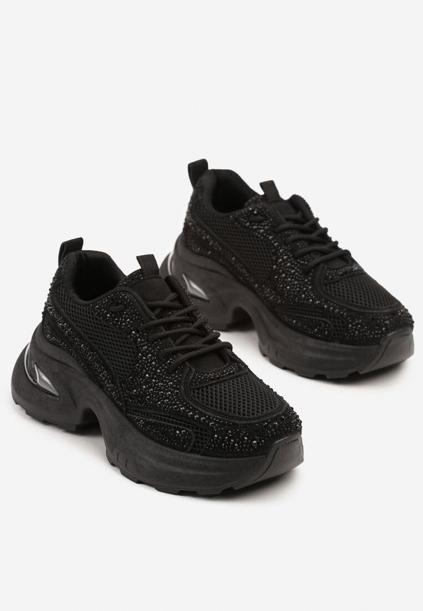 Born2be - Czarne Sneakersy na Grubej Podeszwie z Cyrkoniami Lenisse. Okazja: na co dzień. Kolor: czarny. Materiał: jeans. Obcas: na obcasie. Wysokość obcasa: niski