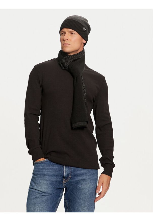 Calvin Klein Zestaw Szalik i Czapka Gs Ck Monogram Beanie + Scarf K50K512390 Czarny. Kolor: czarny. Materiał: materiał