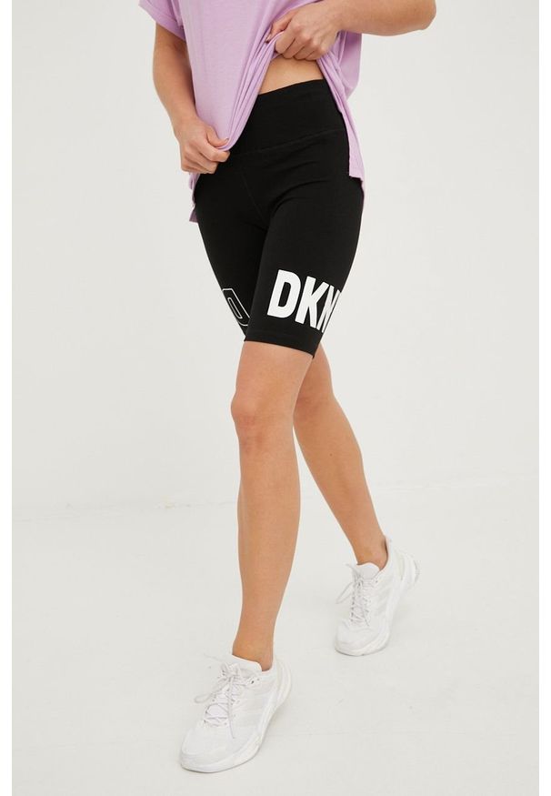 DKNY - Dkny szorty DP2S4937 damskie kolor czarny z nadrukiem high waist. Stan: podwyższony. Kolor: czarny. Wzór: nadruk