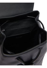 Calvin Klein Plecak Bold Ck Flap Mini Backpack LV04F3893G Czarny. Kolor: czarny. Materiał: skóra #2