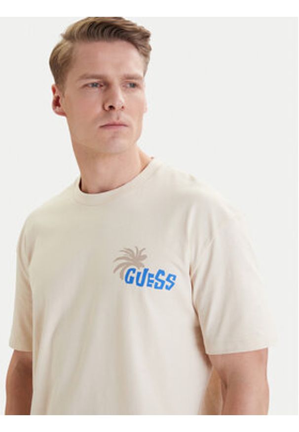 Guess T-Shirt F6GI07 K8FQ4 Beżowy Regular Fit. Kolor: beżowy. Materiał: bawełna
