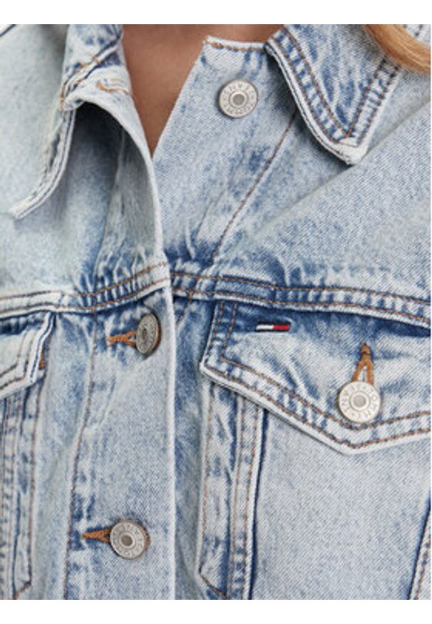 Tommy Jeans Kurtka jeansowa DW0DW21063 Niebieski Relaxed Fit. Kolor: niebieski. Materiał: bawełna