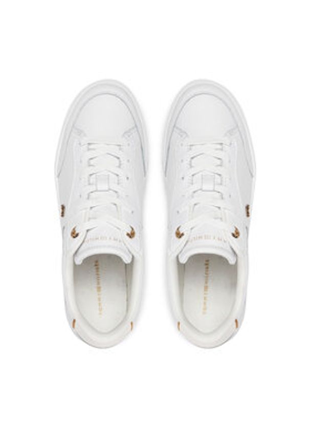 TOMMY HILFIGER - Tommy Hilfiger Sneakersy Essential Chic Court Sneaker FW0FW08322 Biały. Kolor: biały. Materiał: skóra