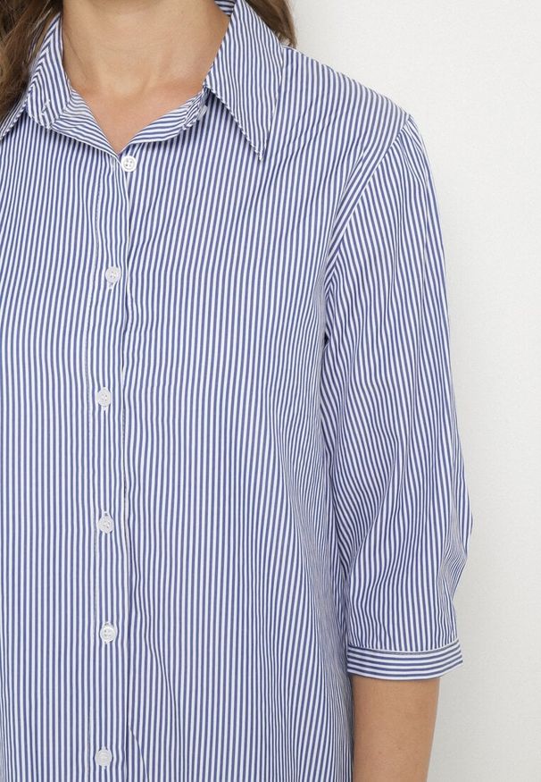 Born2be - Granatowa Klasyczna Koszula z Bawełny w Paseczki z Rękawem 3/4 Liantarra. Okazja: na spacer, na co dzień. Typ kołnierza: kołnierzyk klasyczny. Kolor: niebieski. Materiał: bawełna. Styl: klasyczny