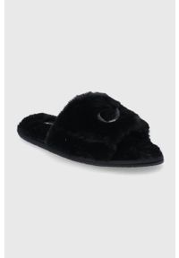 Calvin Klein Kapcie kolor czarny. Kolor: czarny. Materiał: poliester, materiał, guma. Wzór: gładki