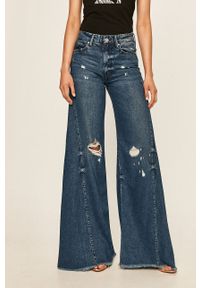 Guess Jeans - Jeansy Gigi. Kolor: niebieski. Materiał: bawełna, jeans, denim #1